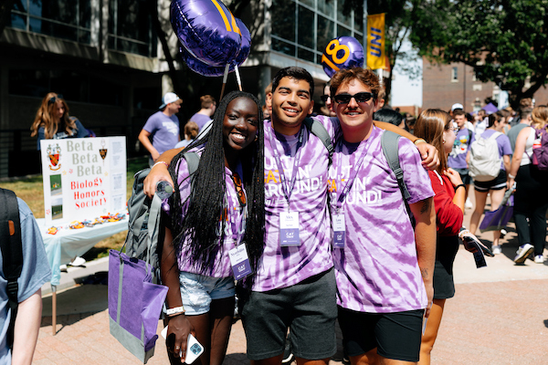 Group of students at the student organization fair